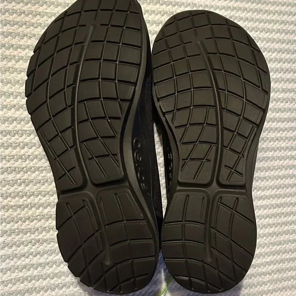 OOFOS NWOT Women’s Black Athletic Slip-On Shoes - Picture 2 of 4